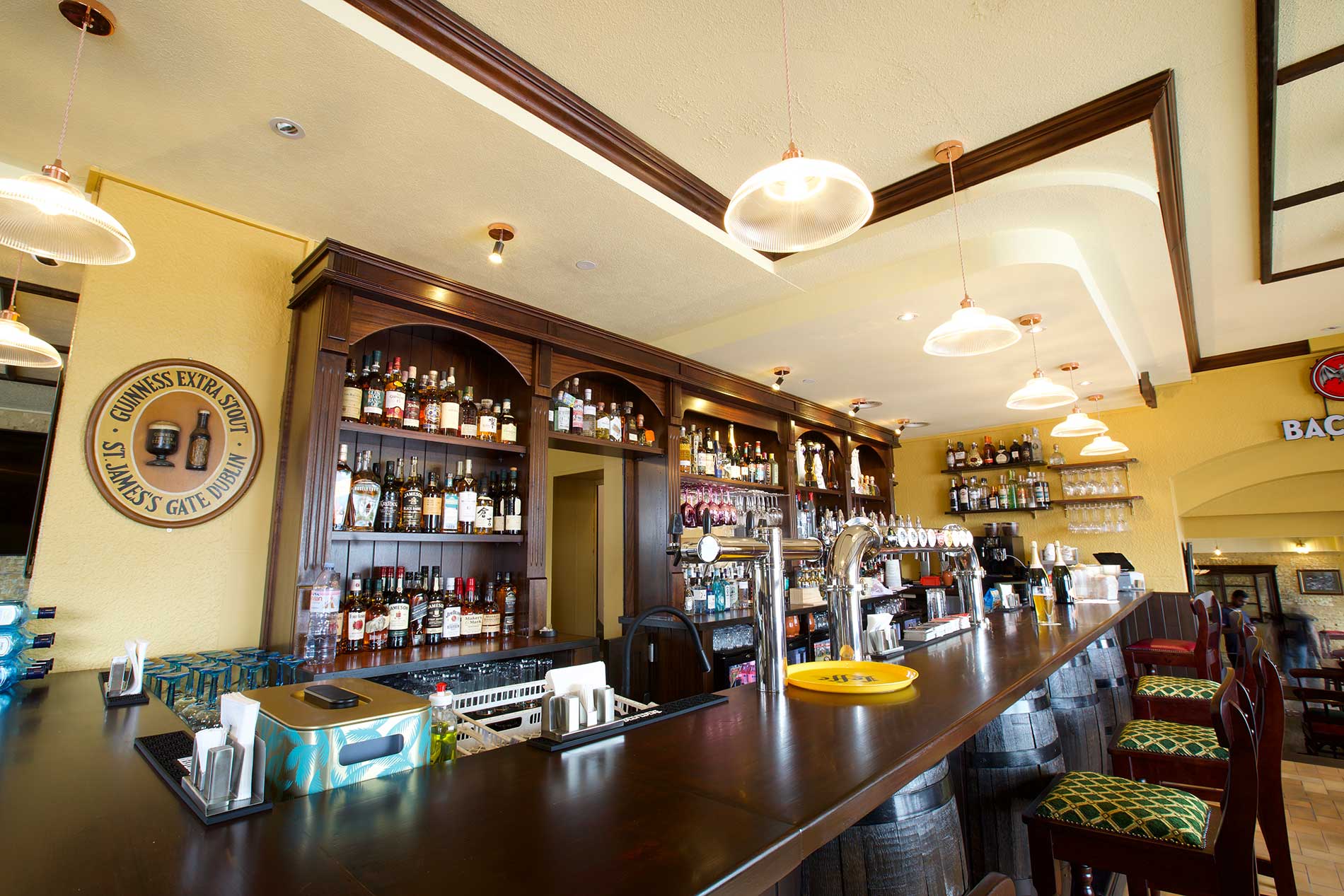 bar